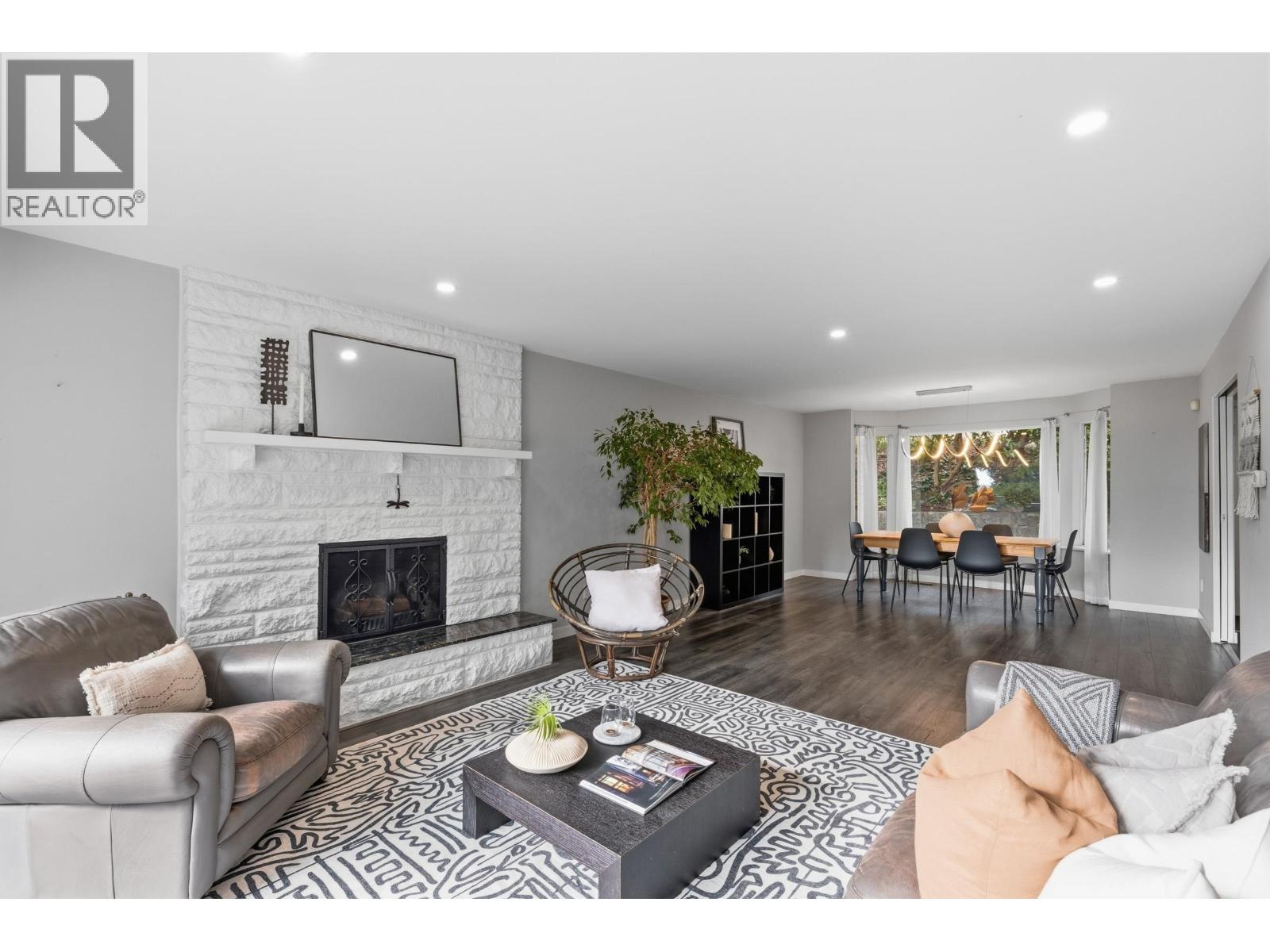 363 Dartmoor Drive, Coquitlam, British Columbia  V3K 5R6 - Photo 5 - R3094915