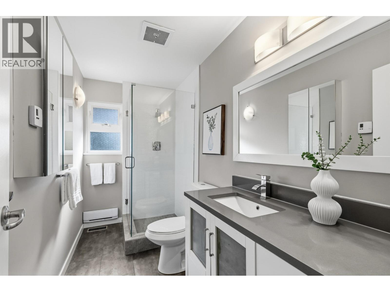 363 Dartmoor Drive, Coquitlam, British Columbia  V3K 5R6 - Photo 16 - R3094915