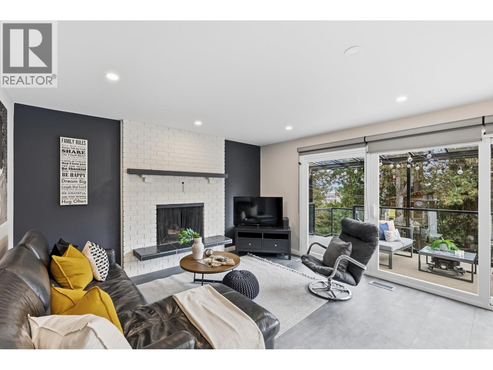 363 Dartmoor Drive, Coquitlam, British Columbia  V3K 5R6 - Photo 11 - R3094915