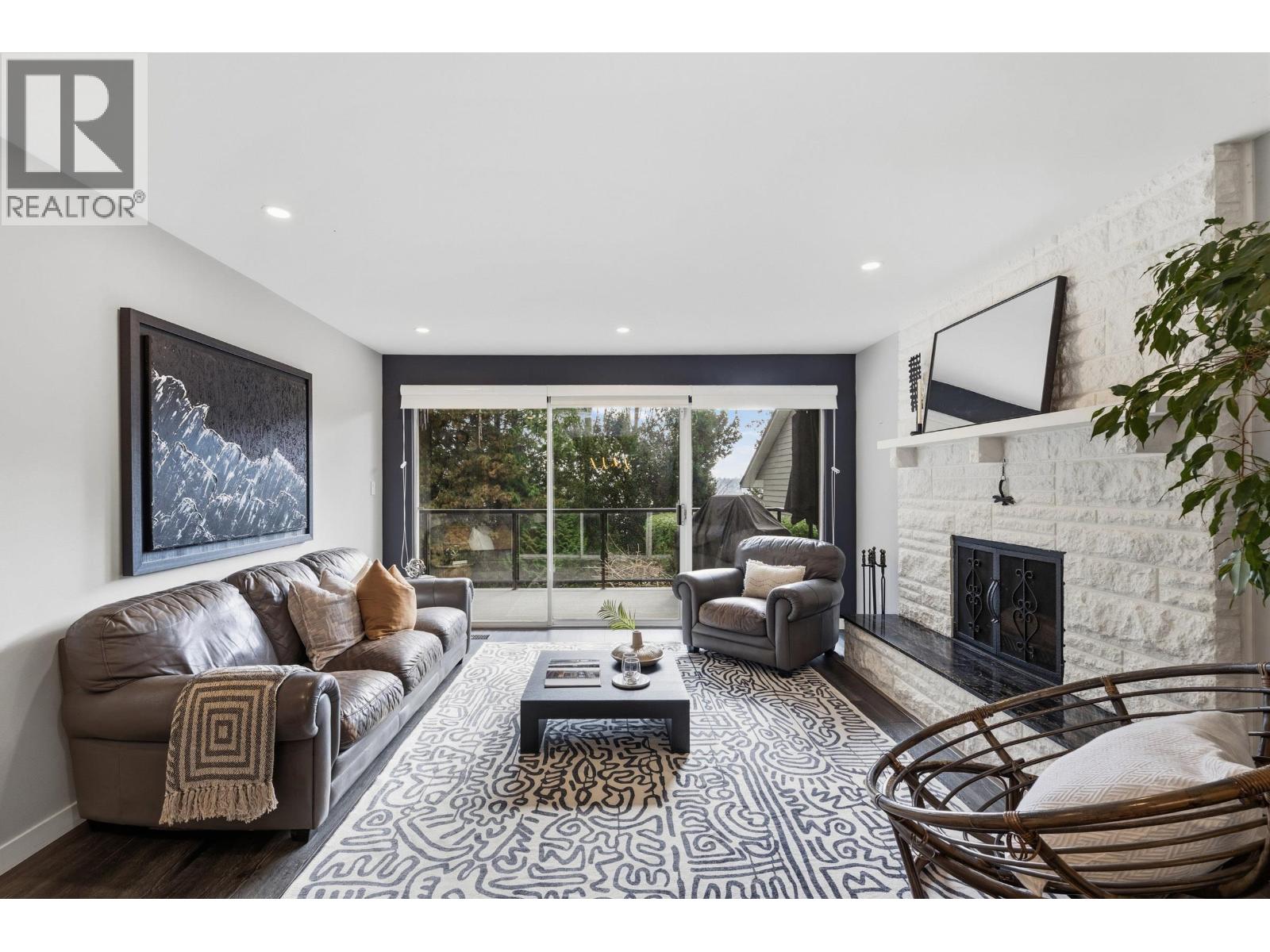 363 Dartmoor Drive, Coquitlam, British Columbia  V3K 5R6 - Photo 4 - R3094915