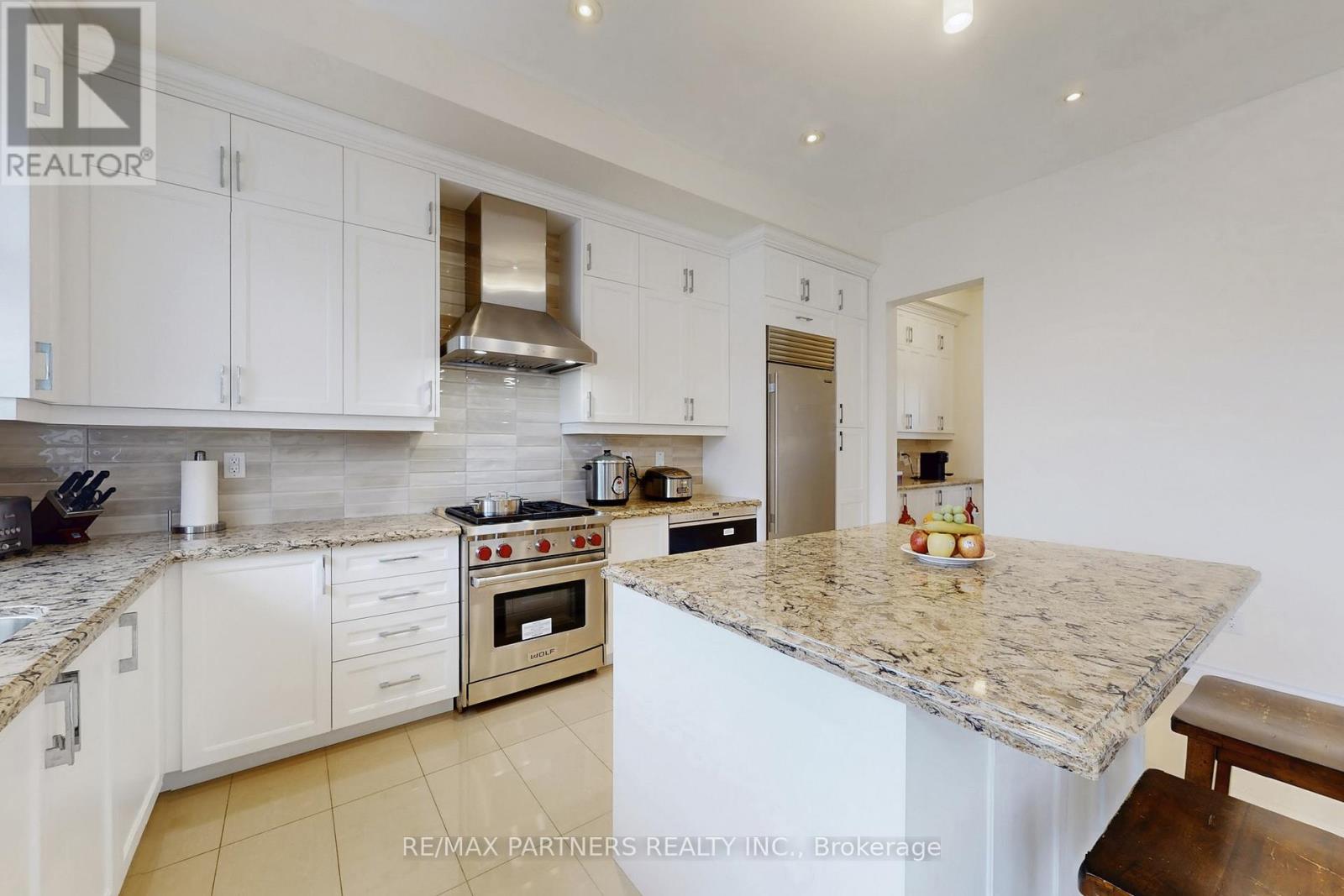 26 Island Green Lane, Markham, Ontario  L6C 0Y7 - Photo 13 - N12836642