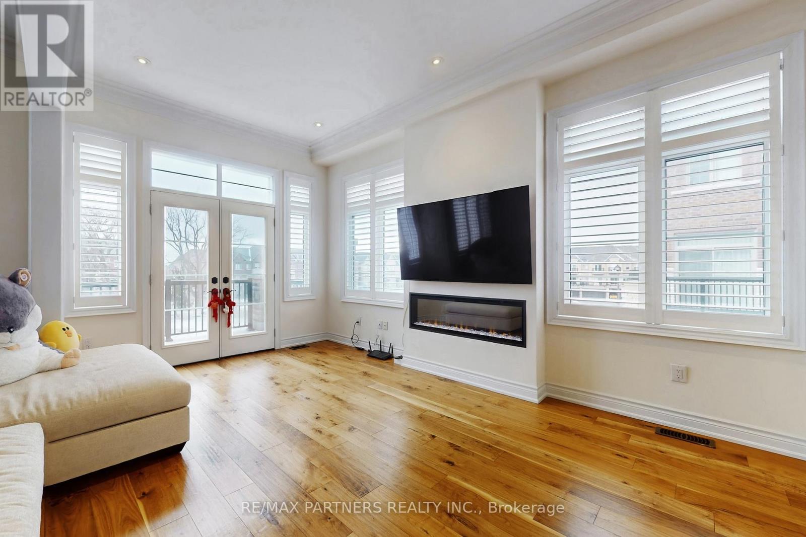 26 Island Green Lane, Markham, Ontario  L6C 0Y7 - Photo 8 - N12836642