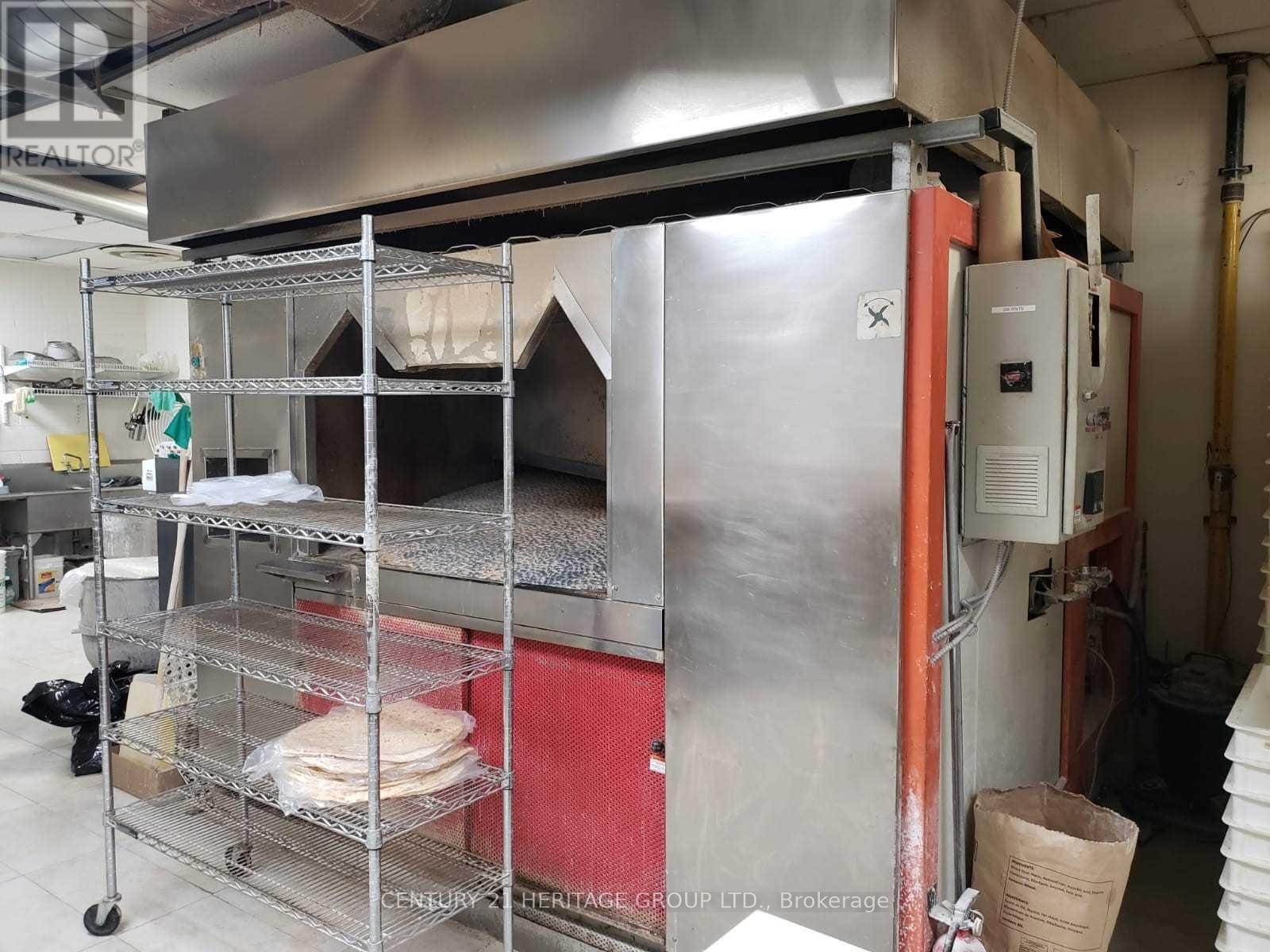 L6 - 10720 Yonge Street, Richmond Hill, Ontario  L4C 3C9 - Photo 10 - N12836690