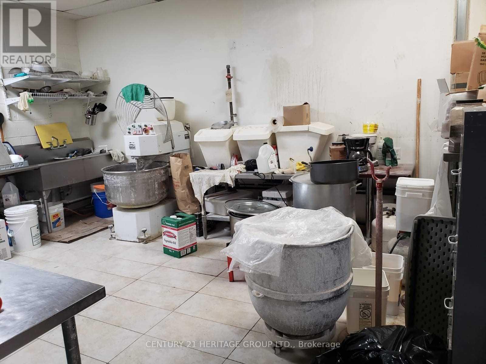 L6 - 10720 Yonge Street, Richmond Hill, Ontario  L4C 3C9 - Photo 12 - N12836690