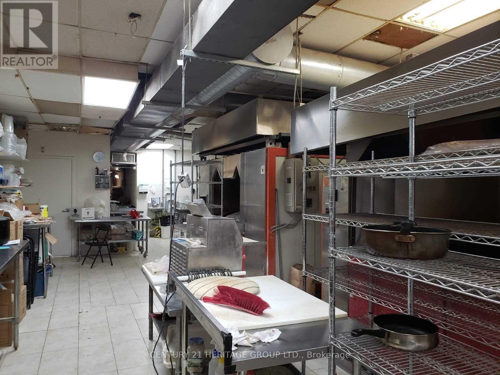 L6 - 10720 Yonge Street, Richmond Hill, Ontario  L4C 3C9 - Photo 15 - N12836690