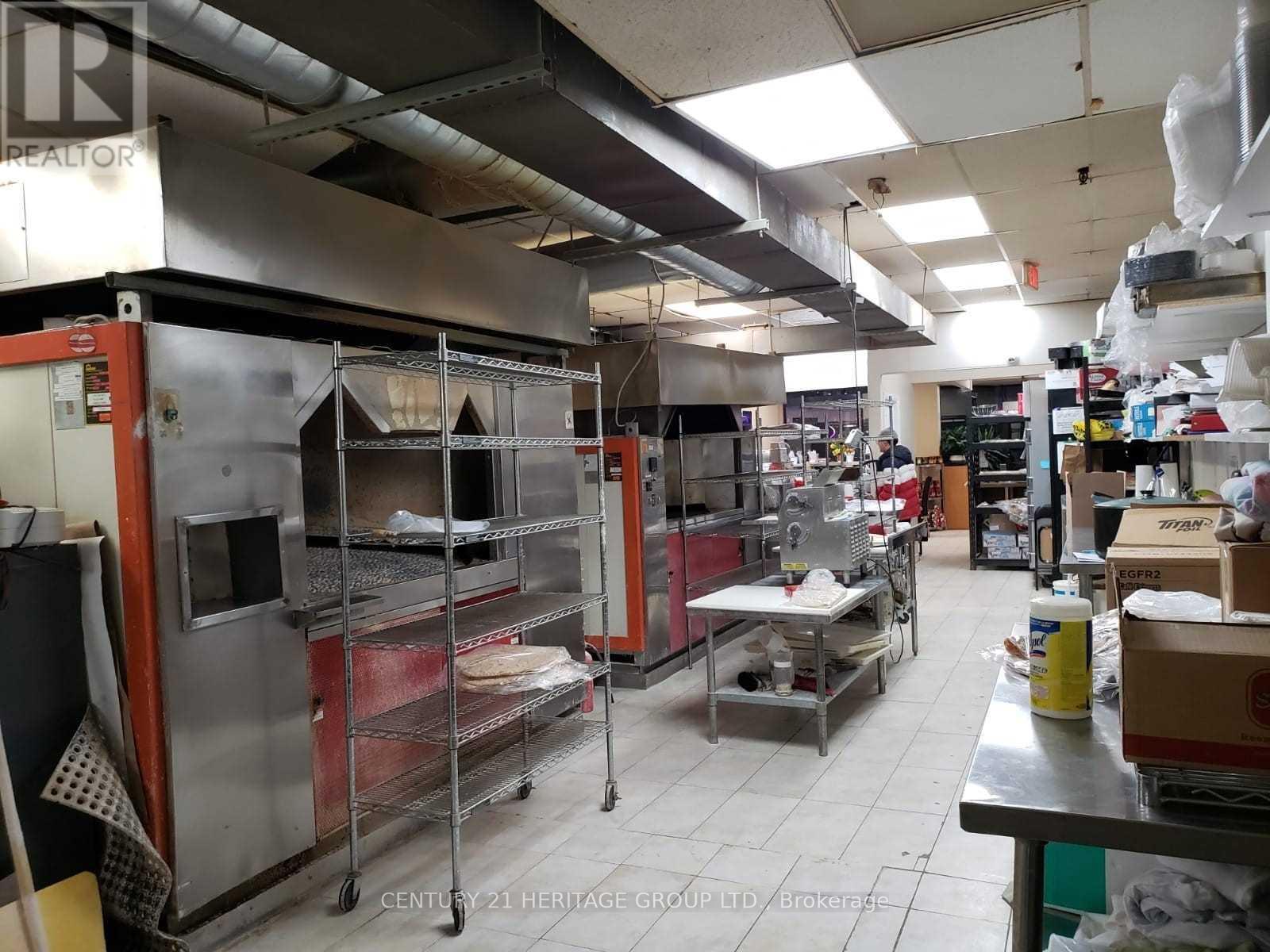 L6 - 10720 Yonge Street, Richmond Hill, Ontario  L4C 3C9 - Photo 7 - N12836690