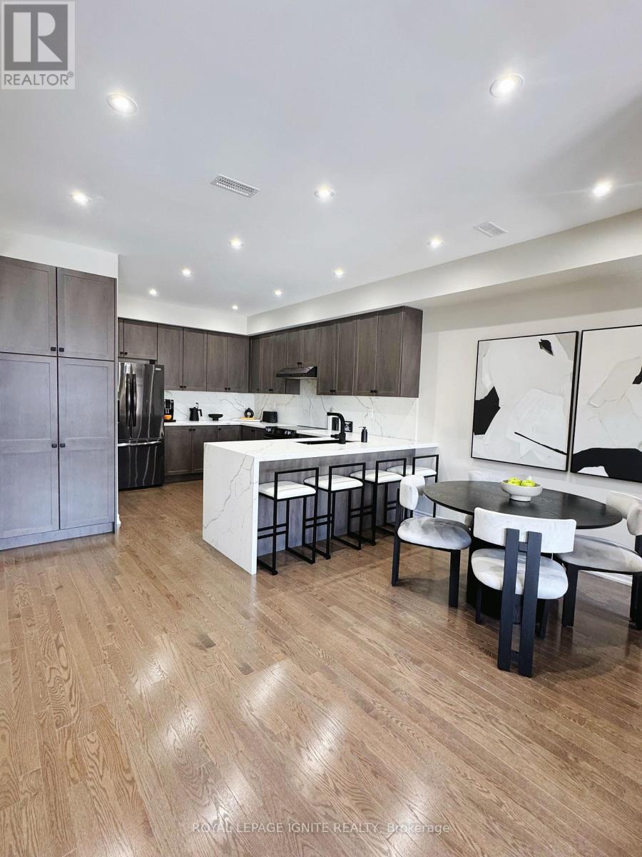 255 Moody Drive, Vaughan, Ontario  L4H 5G2 - Photo 3 - N12836694