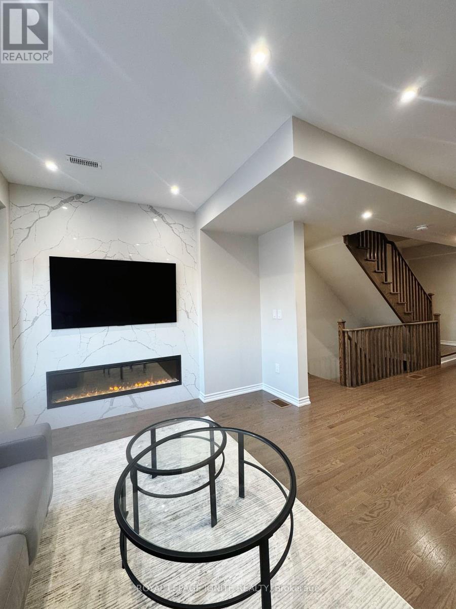 255 Moody Drive, Vaughan, Ontario  L4H 5G2 - Photo 5 - N12836694