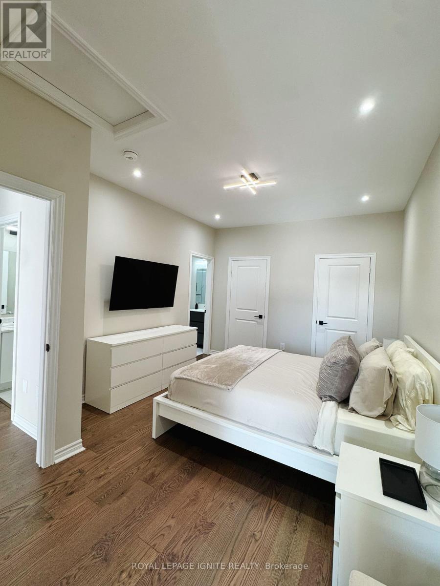 255 Moody Drive, Vaughan, Ontario  L4H 5G2 - Photo 8 - N12836694