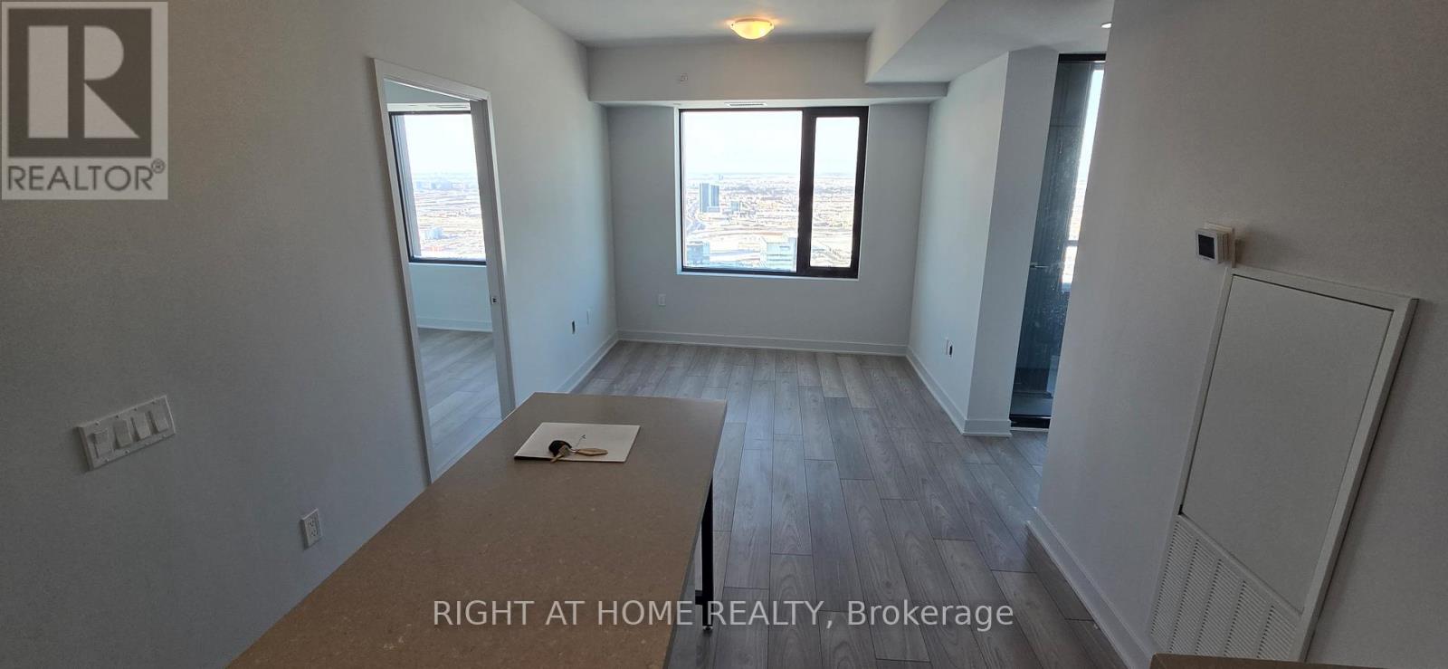 4208 - 2920 Highway 7 Road, Vaughan, Ontario  L4K 0P4 - Photo 9 - N12836706