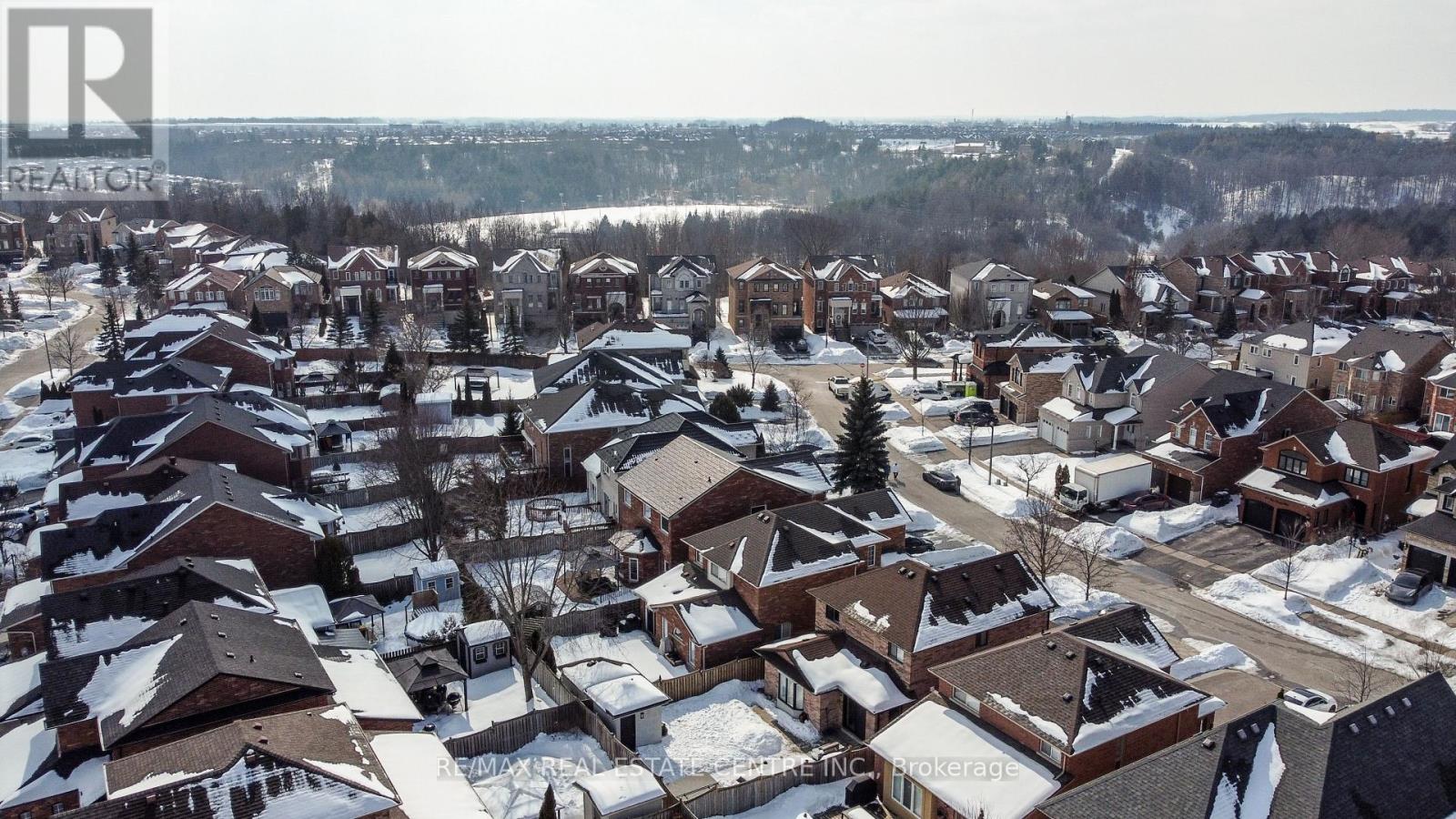 50 Cross Country Boulevard, Caledon, Ontario  L7E 2N6 - Photo 2 - W12836634