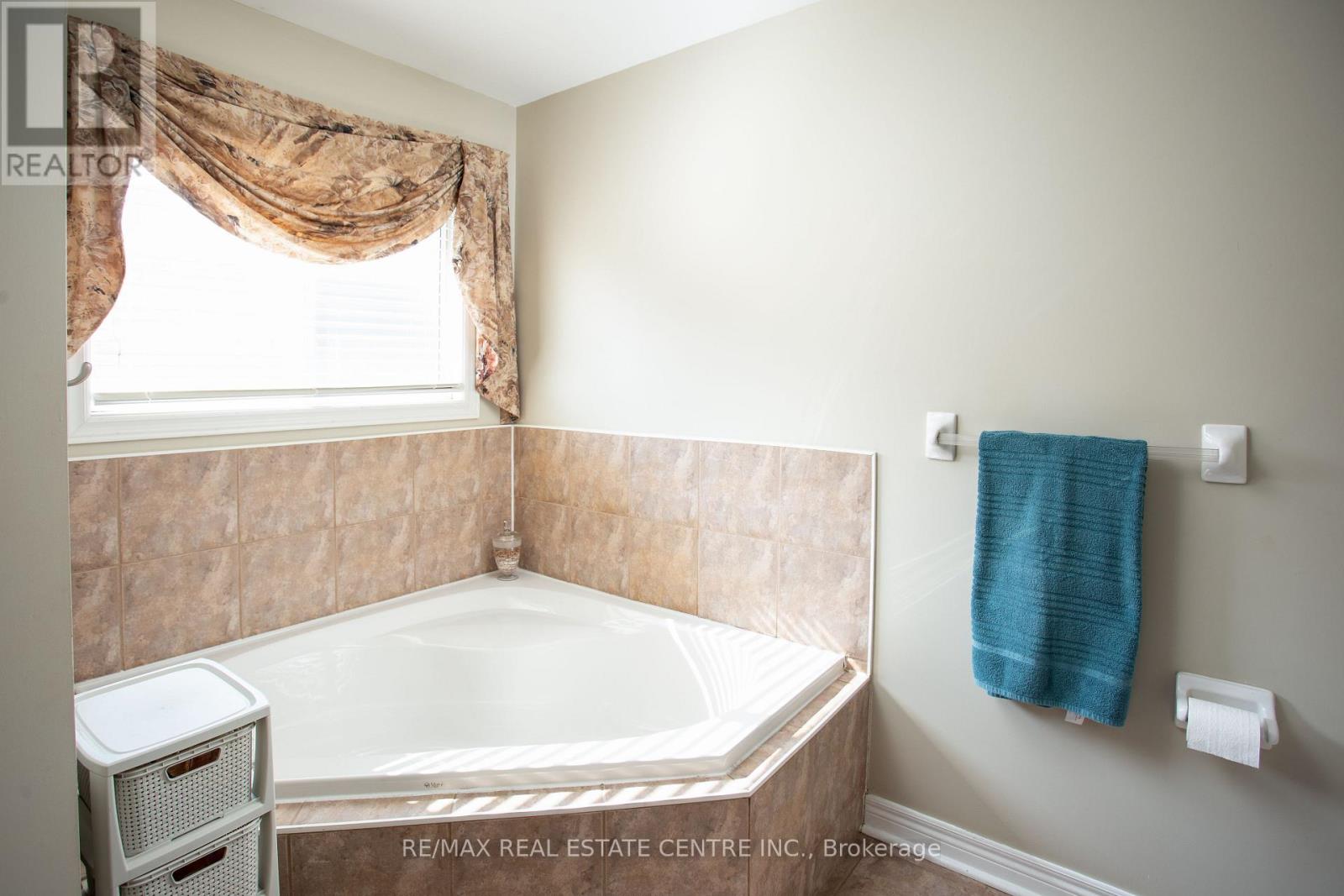 50 Cross Country Boulevard, Caledon, Ontario  L7E 2N6 - Photo 21 - W12836634