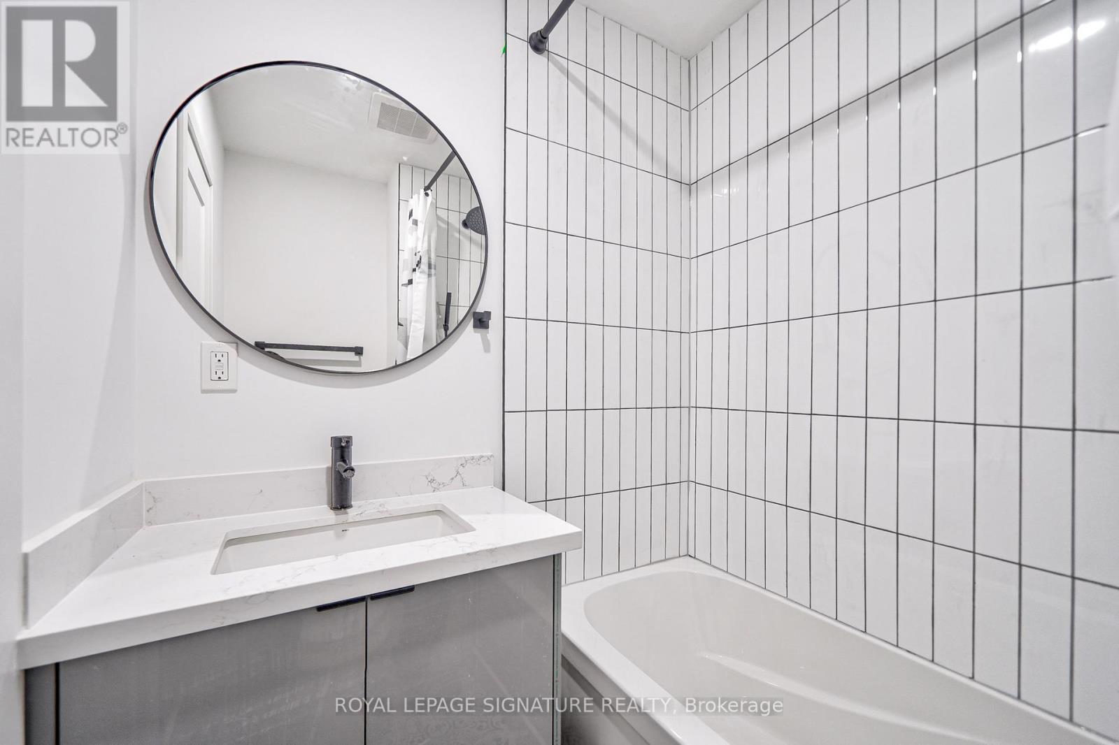 541 Saint Clarens Avenue, Toronto, Ontario  M6H 3W6 - Photo 12 - W12836640