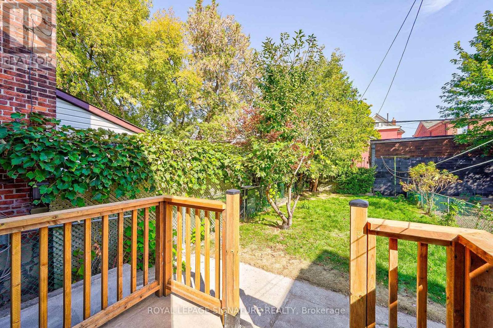 541 Saint Clarens Avenue, Toronto, Ontario  M6H 3W6 - Photo 17 - W12836640