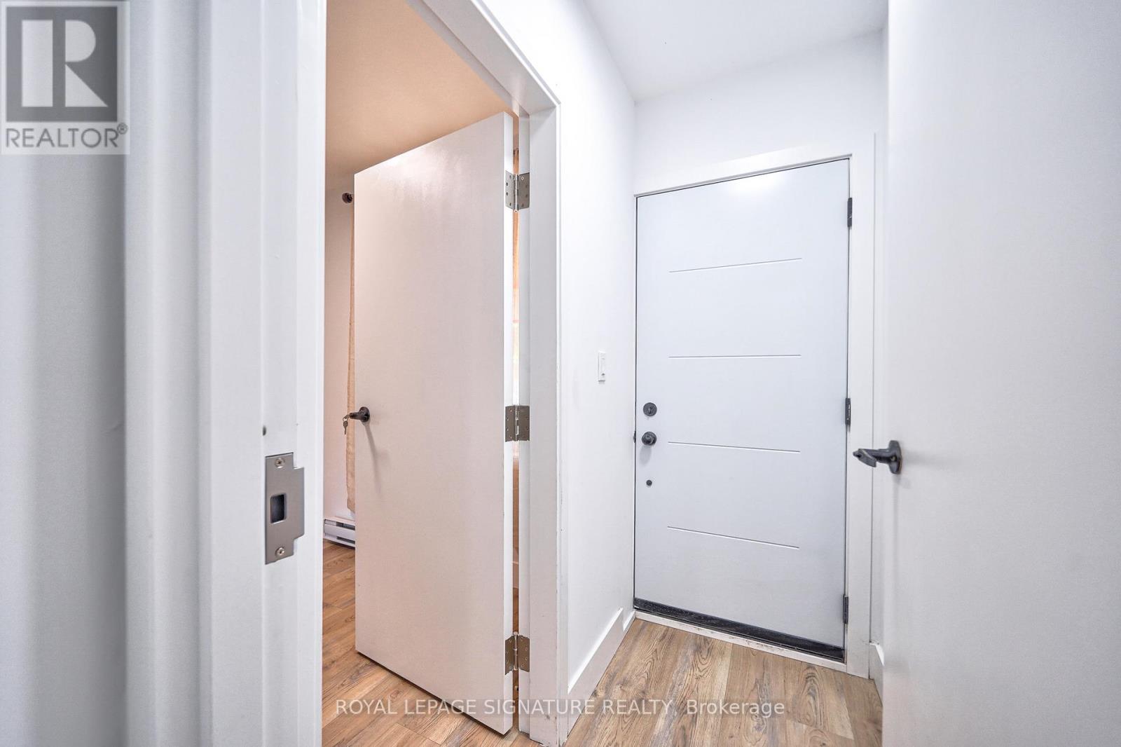 541 Saint Clarens Avenue, Toronto, Ontario  M6H 3W6 - Photo 2 - W12836640