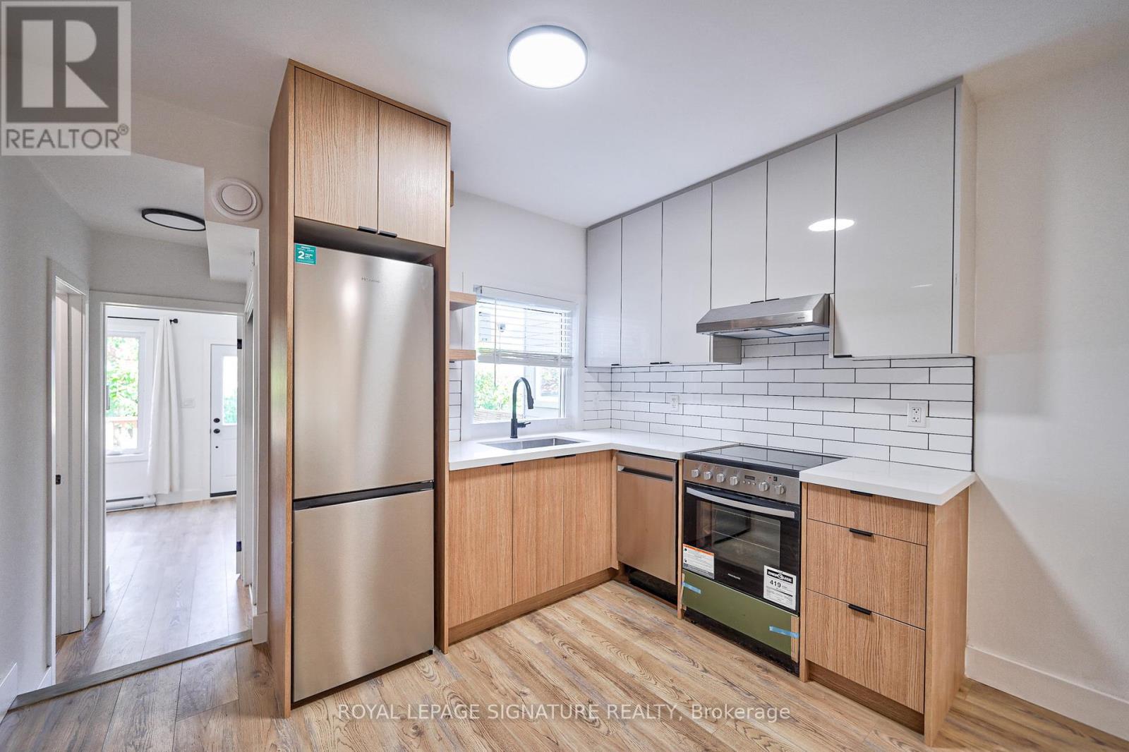 541 Saint Clarens Avenue, Toronto, Ontario  M6H 3W6 - Photo 9 - W12836640