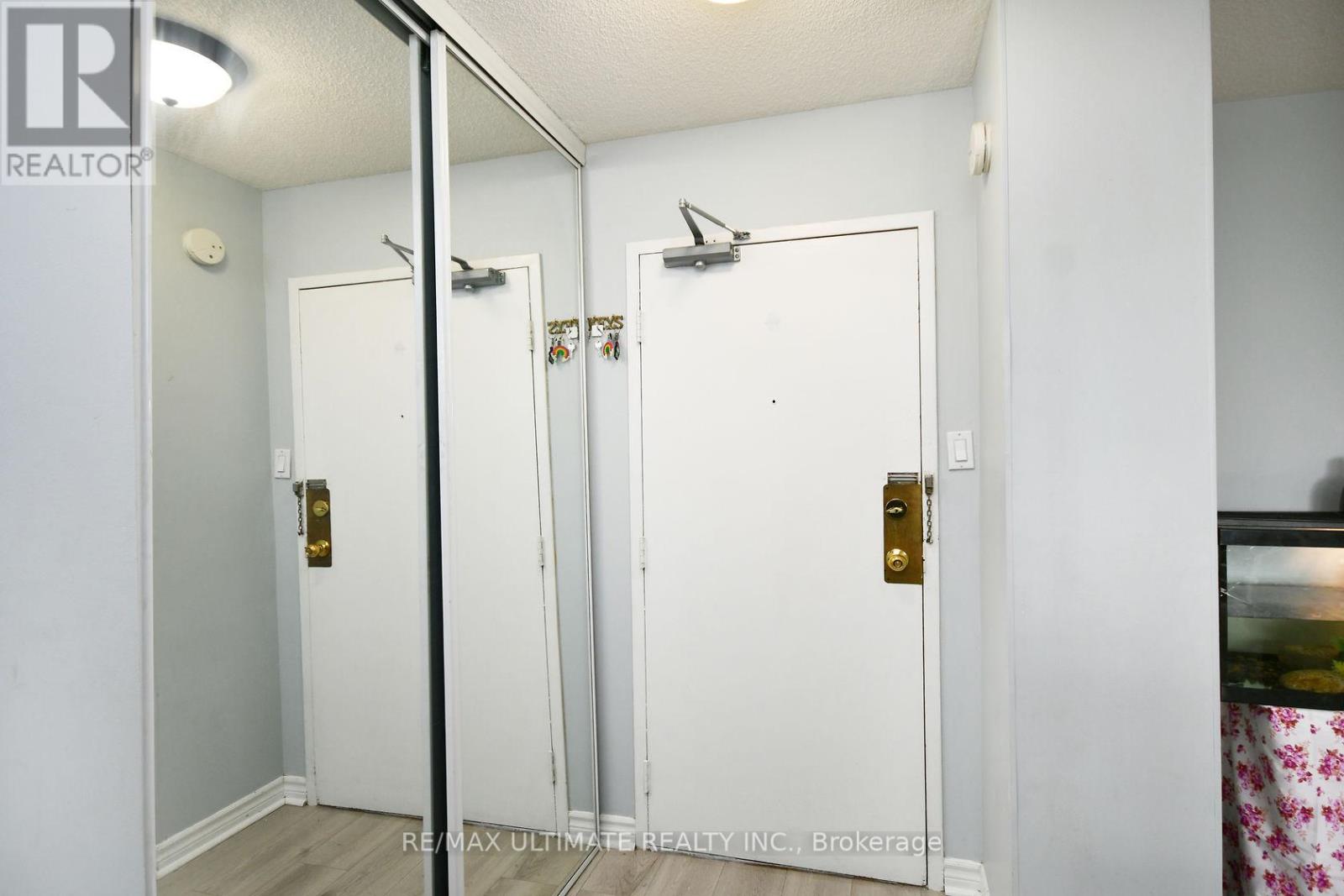 604 - 18 Knightsbridge Road, Brampton, Ontario  L6T 3X5 - Photo 21 - W12836646