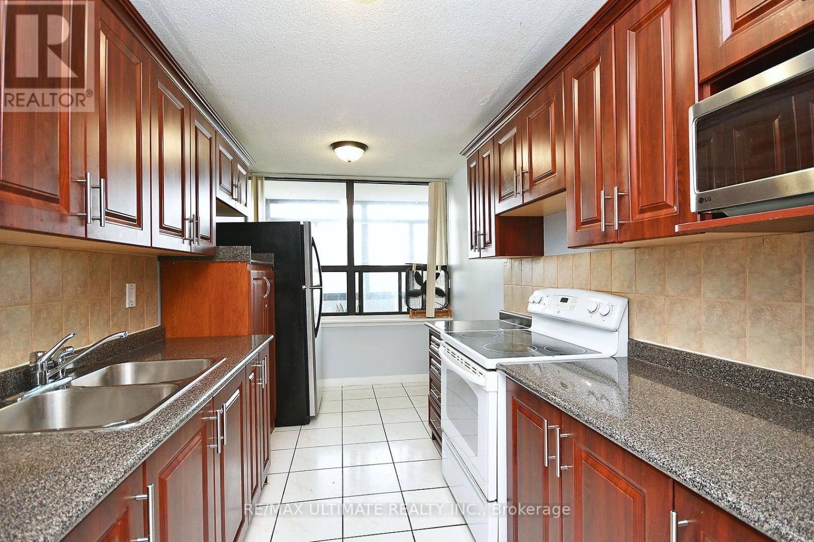 604 - 18 Knightsbridge Road, Brampton, Ontario  L6T 3X5 - Photo 31 - W12836646