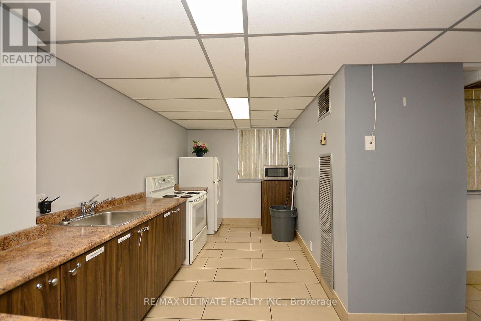 604 - 18 Knightsbridge Road, Brampton, Ontario  L6T 3X5 - Photo 8 - W12836646