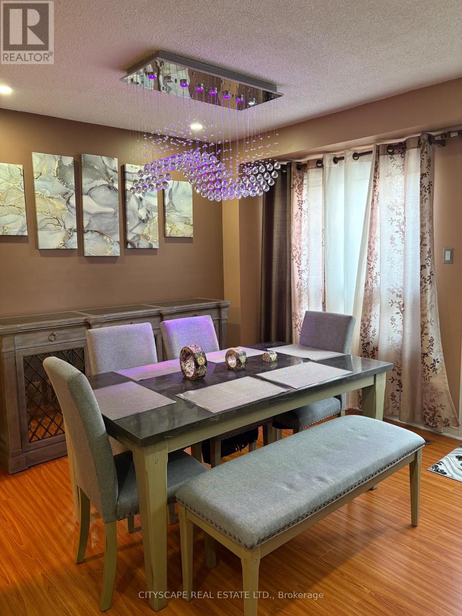 121 Tulip Drive, Brampton, Ontario  L6Y 3W2 - Photo 13 - W12836666