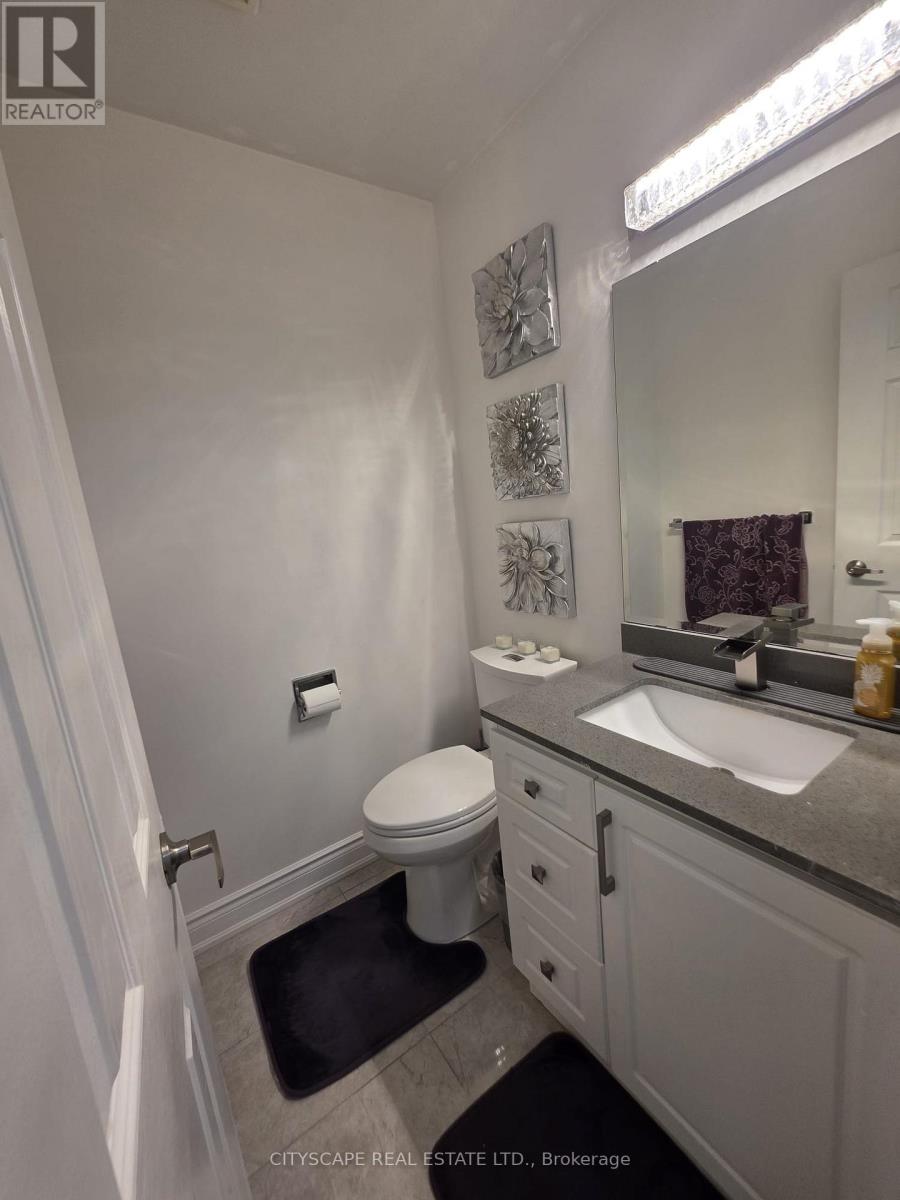 121 Tulip Drive, Brampton, Ontario  L6Y 3W2 - Photo 14 - W12836666