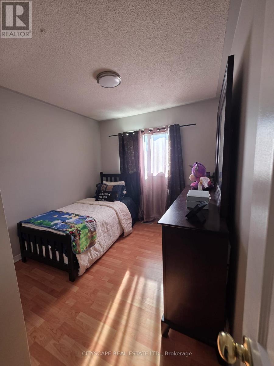 121 Tulip Drive, Brampton, Ontario  L6Y 3W2 - Photo 20 - W12836666