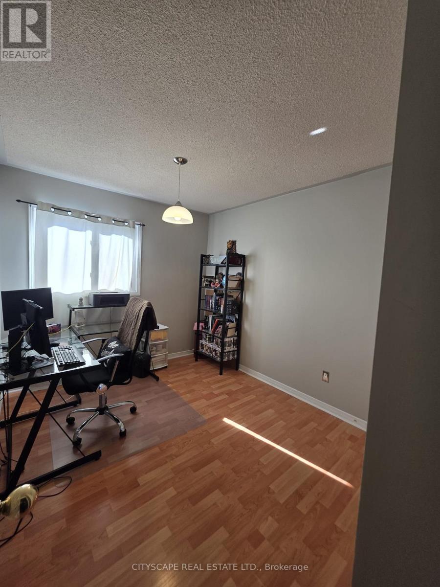 121 Tulip Drive, Brampton, Ontario  L6Y 3W2 - Photo 21 - W12836666