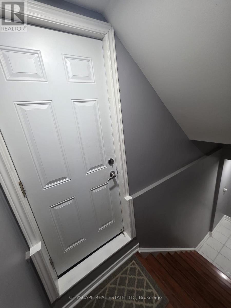 121 Tulip Drive, Brampton, Ontario  L6Y 3W2 - Photo 23 - W12836666