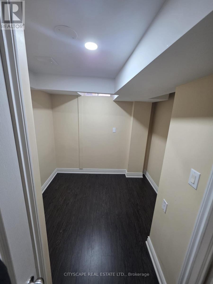 121 Tulip Drive, Brampton, Ontario  L6Y 3W2 - Photo 29 - W12836666