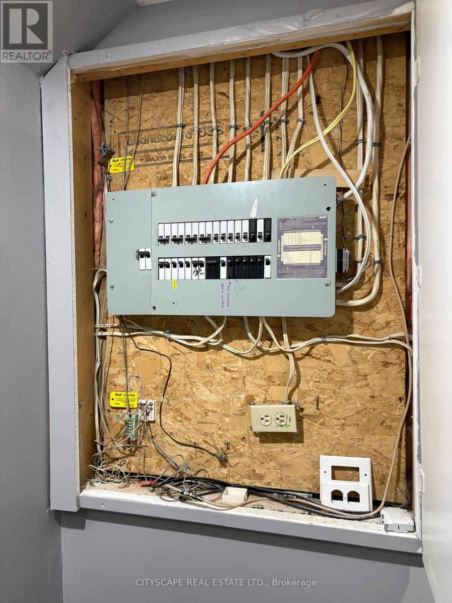 121 Tulip Drive, Brampton, Ontario  L6Y 3W2 - Photo 31 - W12836666