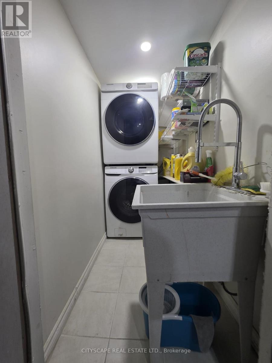 121 Tulip Drive, Brampton, Ontario  L6Y 3W2 - Photo 32 - W12836666