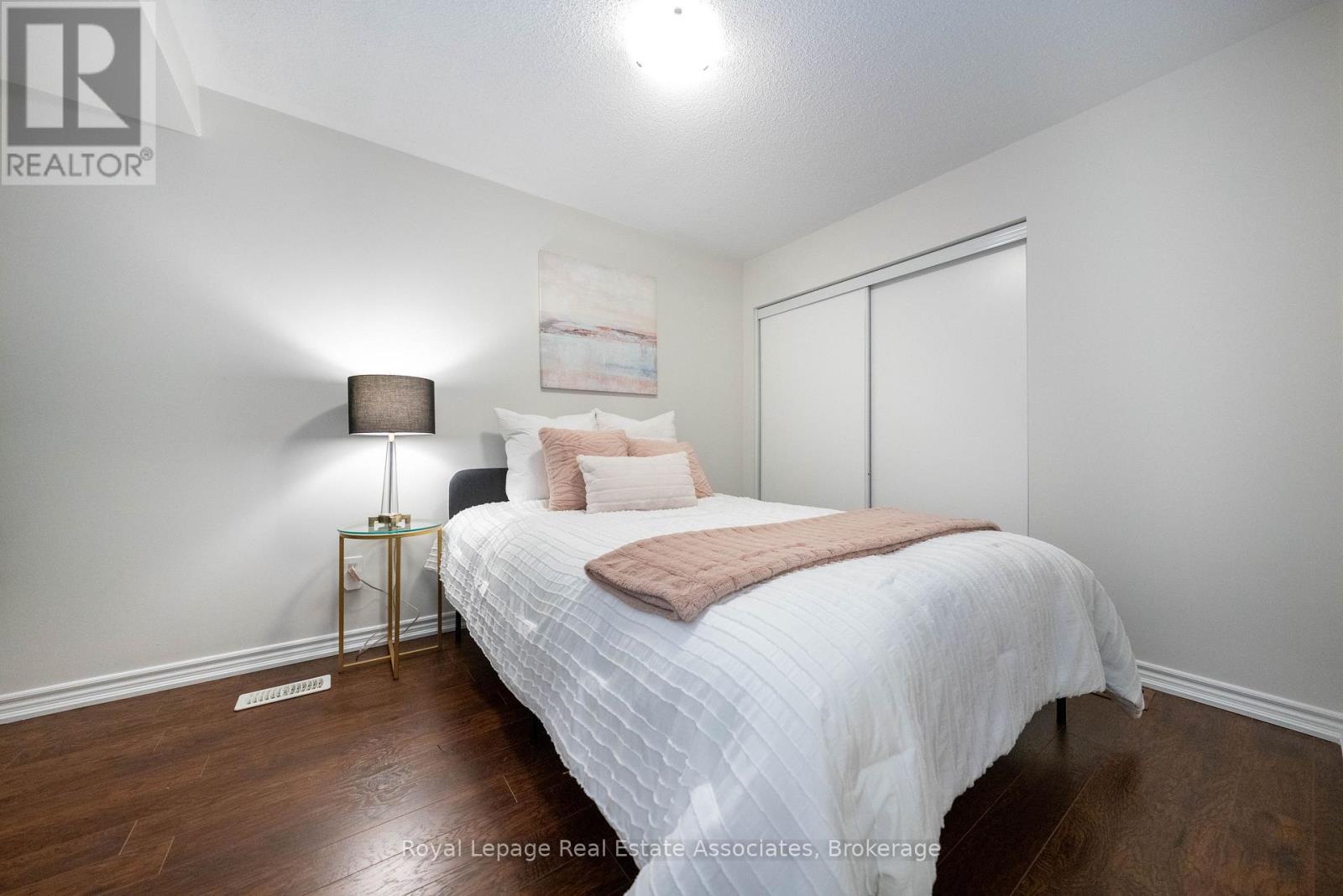 303 Chuchmach Close, Milton, Ontario  L9T 8B3 - Photo 14 - W12836698