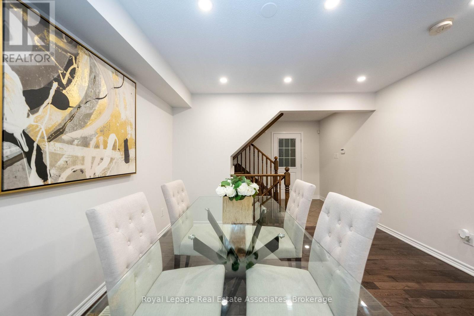 303 Chuchmach Close, Milton, Ontario  L9T 8B3 - Photo 3 - W12836698