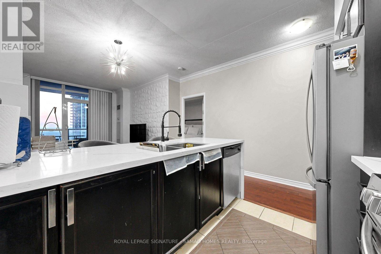 2603 - 388 Prince Of Wales Drive, Mississauga, Ontario  L5B 0A1 - Photo 13 - W12836704