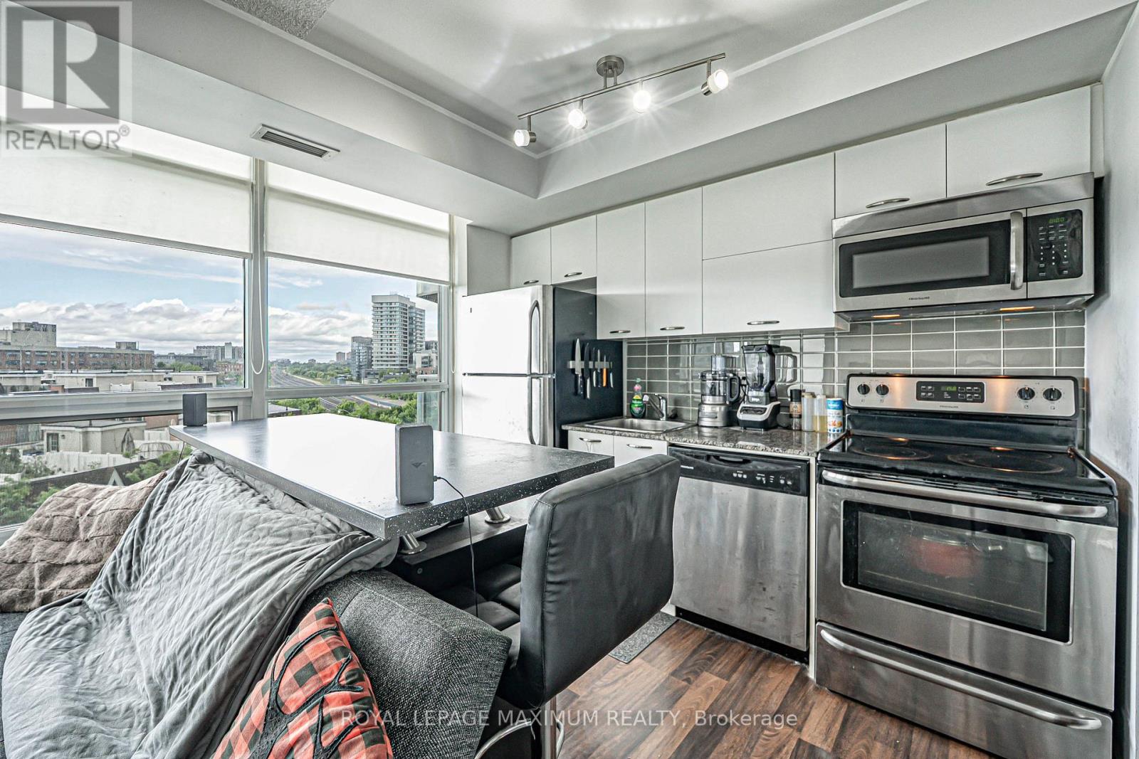 617 - 38 Joe Shuster Way, Toronto, Ontario  M6K 0A5 - Photo 11 - W12836712