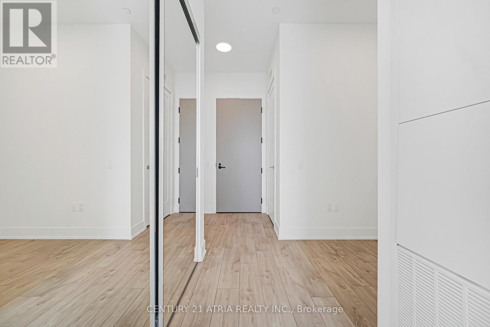 203 - 858 Dupont Street, Toronto, Ontario  M6G 0C1 - Photo 4 - W12836732