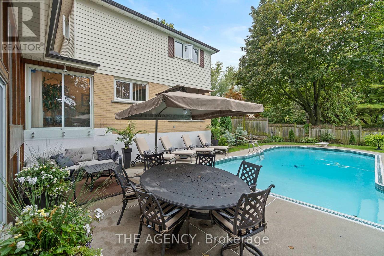 178 Millpond Court, Richmond Hill, Ontario  L4C 4W5 - Photo 30 - N12836584