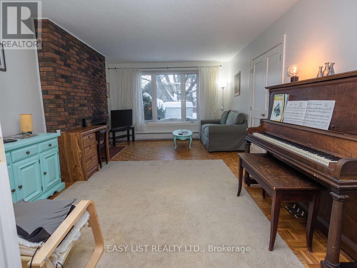 73 Hobart Crescent, Ottawa, Ontario  K2H 5S3 - Photo 16 - X12809642