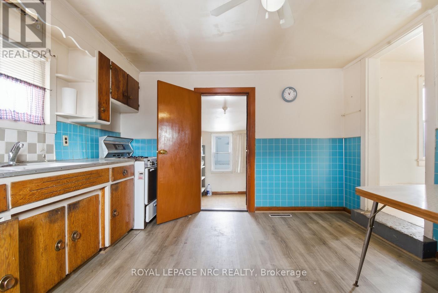 146 Mellanby Avenue, Port Colborne, Ontario  L3K 2L7 - Photo 14 - X12836770