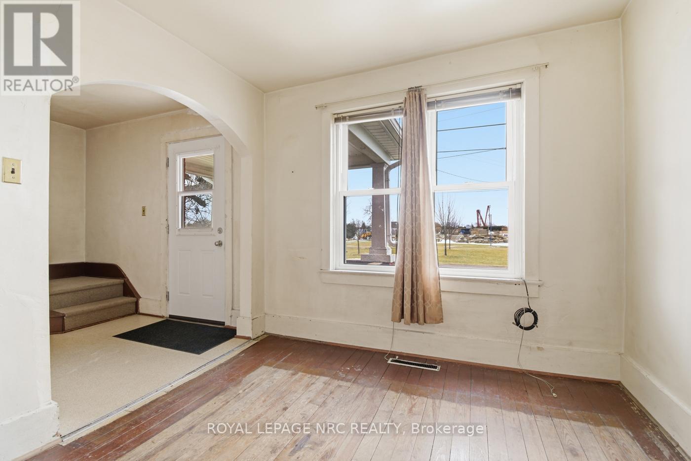 146 Mellanby Avenue, Port Colborne, Ontario  L3K 2L7 - Photo 9 - X12836770