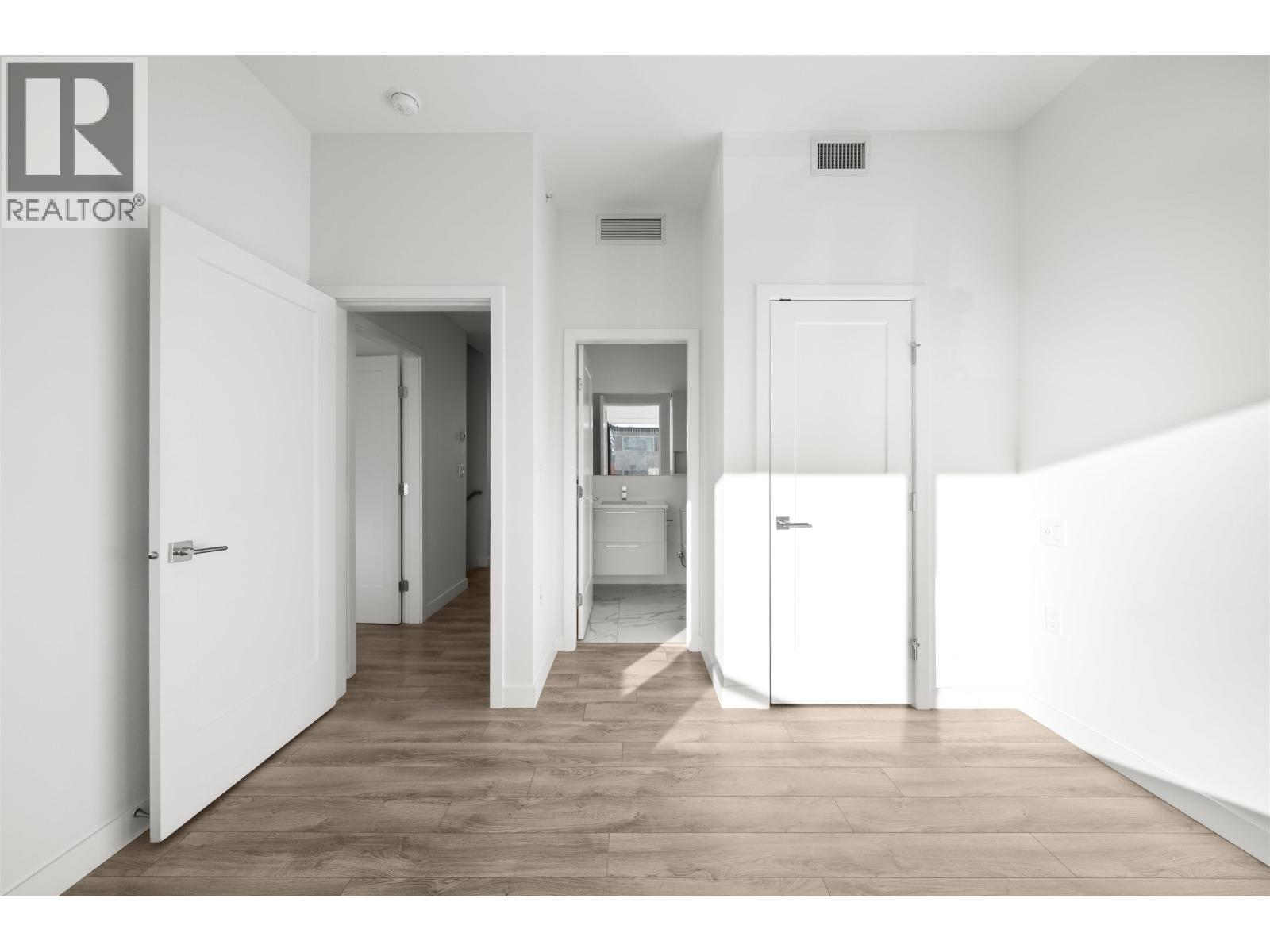 4983 Imperial Street, Burnaby, British Columbia  V5H 0J8 - Photo 6 - R3095033