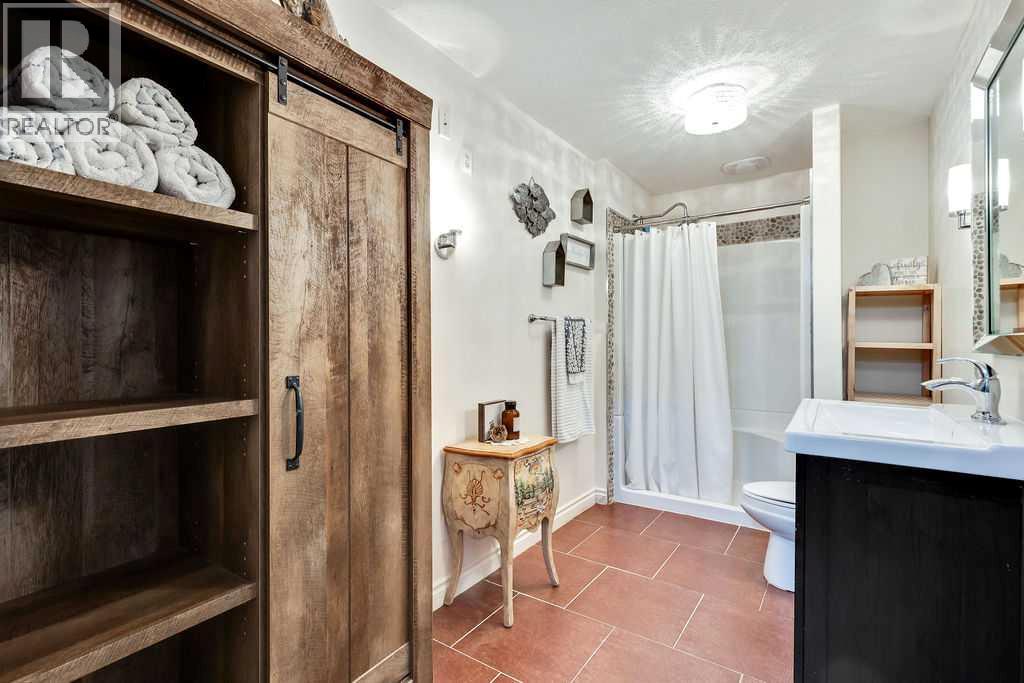 208 Prestwick Manor Se, Calgary, Alberta  T2Z 4S5 - Photo 22 - A2274499