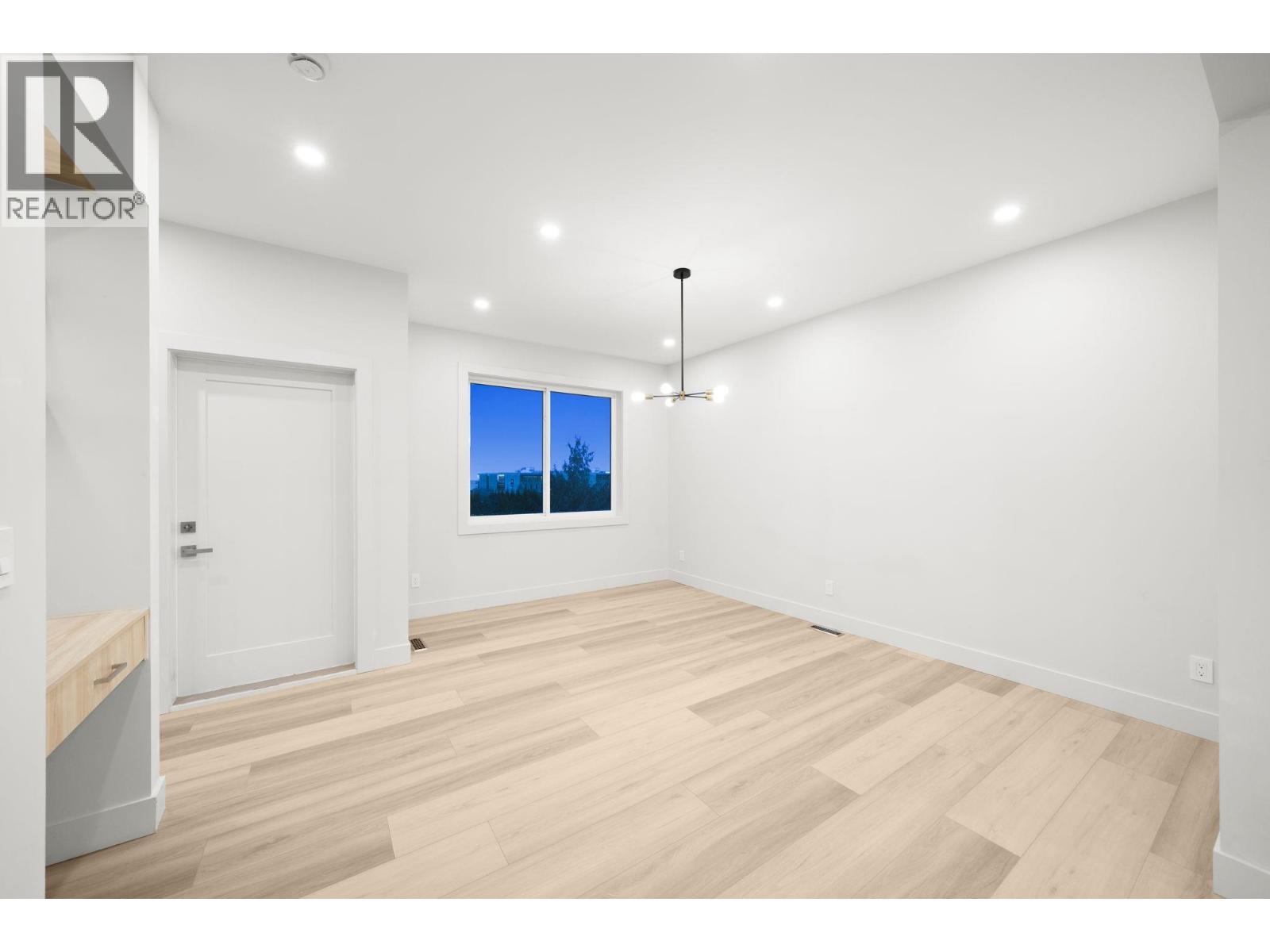 1 3881 Hurst Street, Burnaby, British Columbia  V5J 1M4 - Photo 10 - R3094810