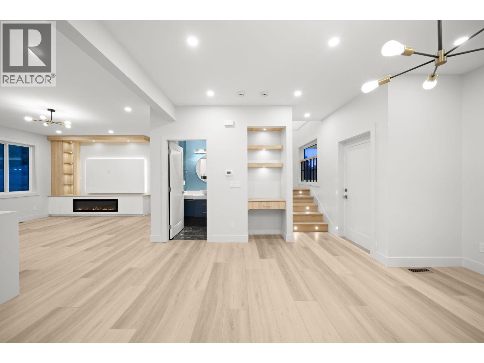 1 3881 Hurst Street, Burnaby, British Columbia  V5J 1M4 - Photo 12 - R3094810