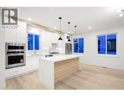 2 3881 HURST STREET, Burnaby, British Columbia
