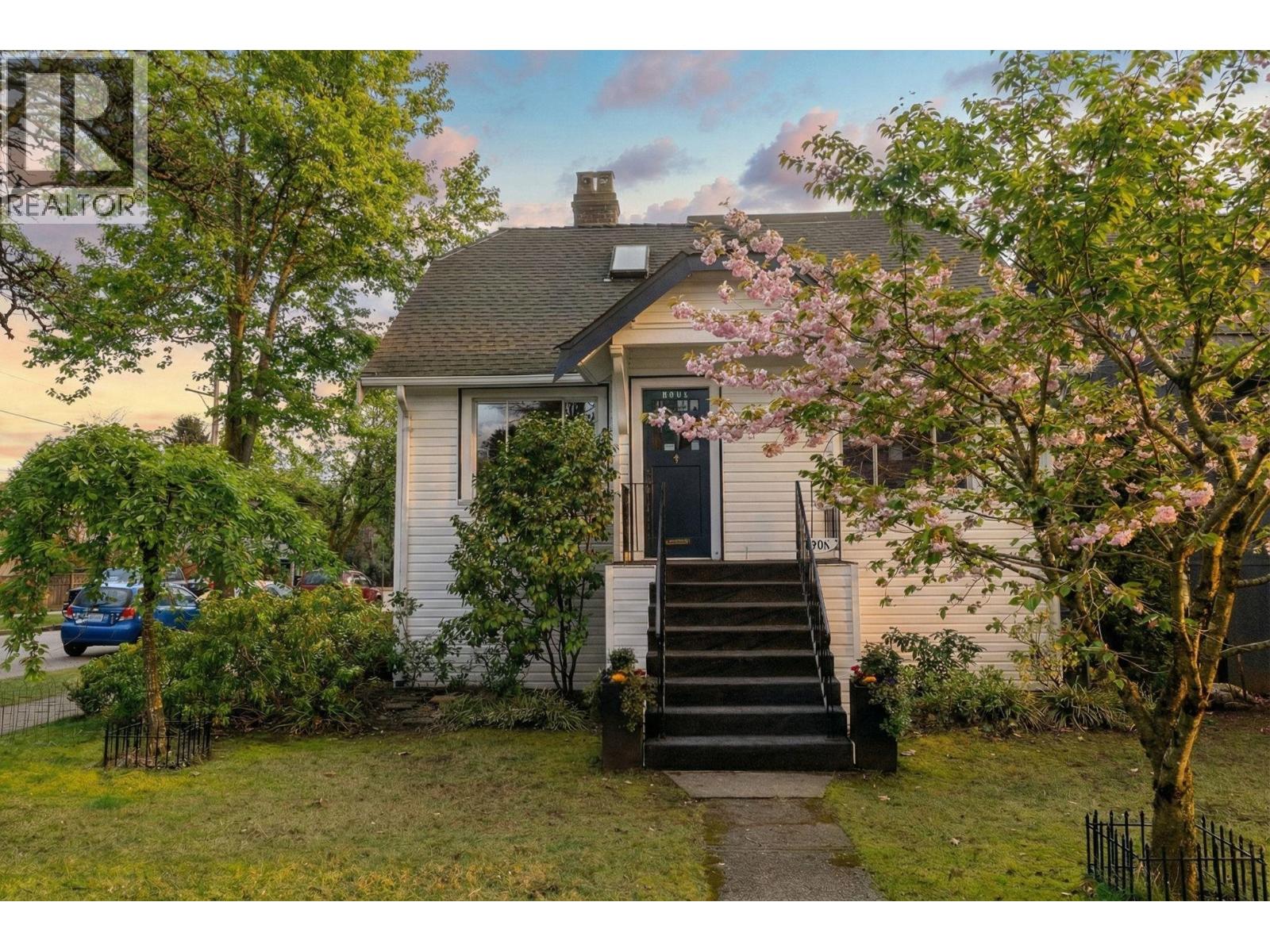 2094 E 7th Avenue, Vancouver, British Columbia  V5N 1S6 - Photo 2 - R3095035