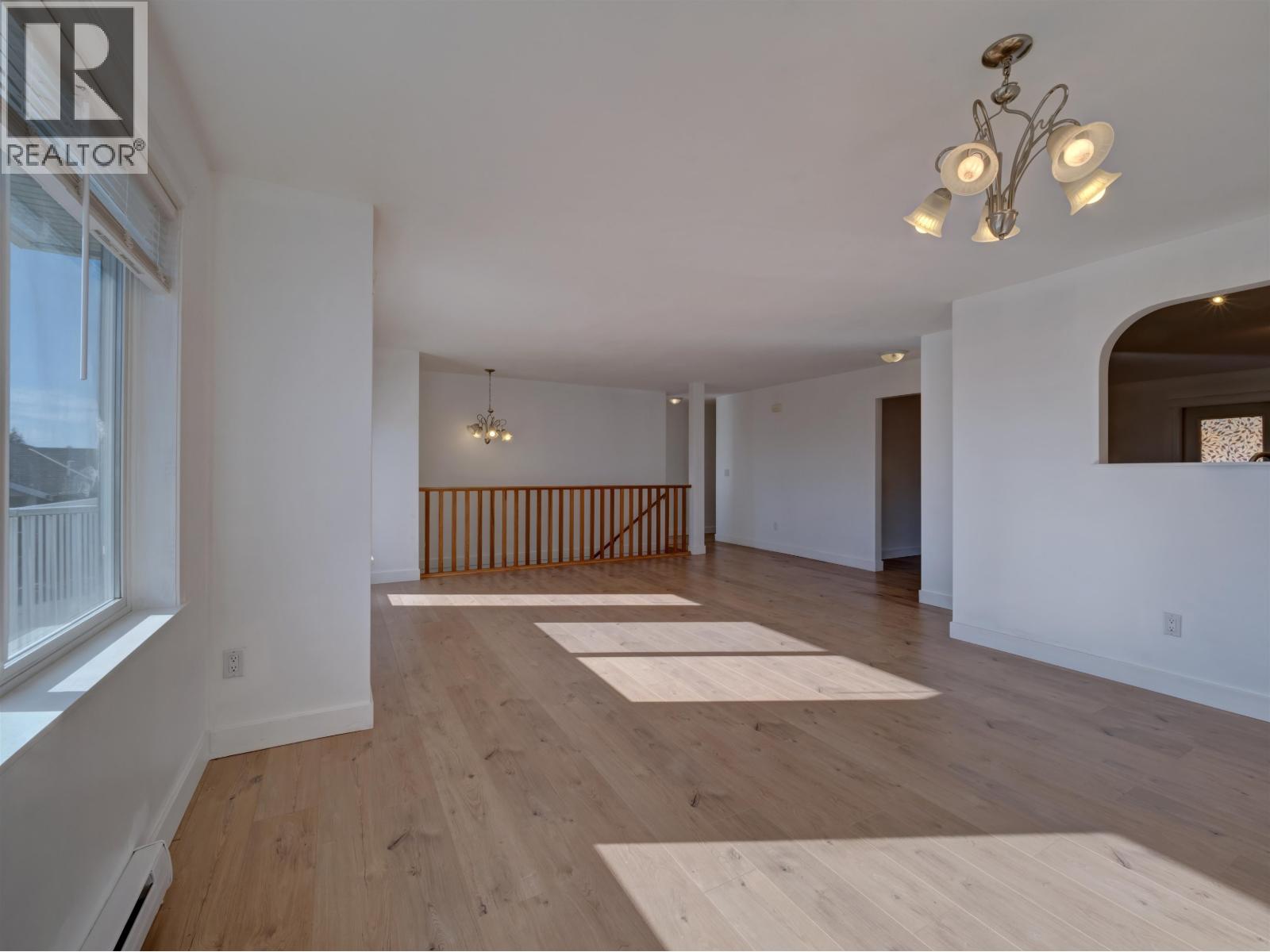 5683 Emily Way, Sechelt, British Columbia  V7Z 0N5 - Photo 10 - R3095041