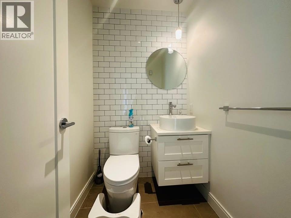 124 525 E 2nd Street, Vancouver, British Columbia  V7L 1E1 - Photo 11 - R3095054