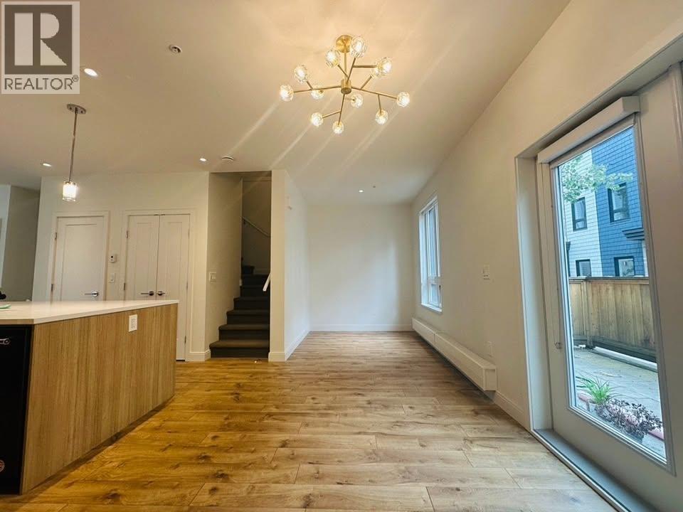 124 525 E 2nd Street, Vancouver, British Columbia  V7L 1E1 - Photo 8 - R3095054