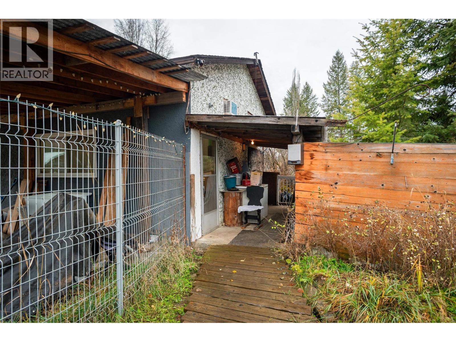 35 Lahue Road, Fruitvale, British Columbia  V0G 1L0 - Photo 32 - 10369347